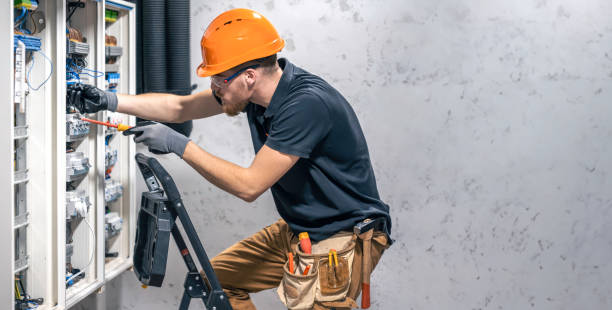 Best Licensed Electrician  in Frontenac, MO
